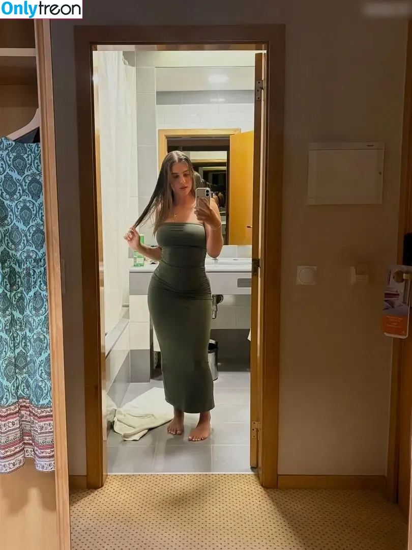 silja.lls nude photo #0121 (silja.lls)