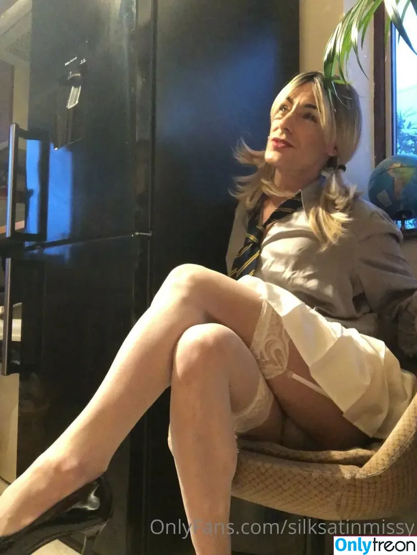 silksatinmissy nude photo #0015 (silksatinmissy)