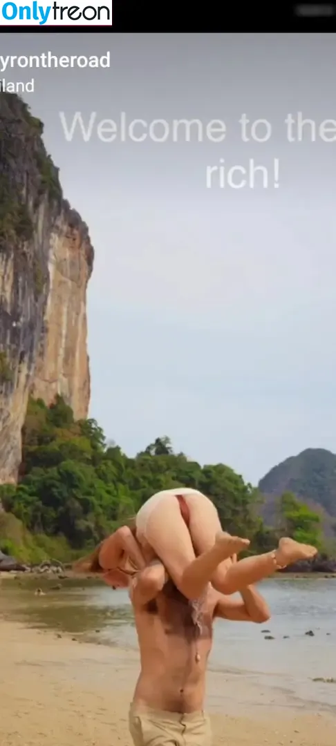 Silkyrontheroad nude photo #0030 (Silkyrontheroad)