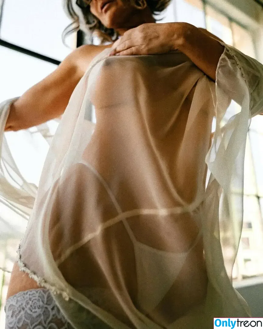 Silver Beauty Jennifer nude photo #0014 (silverbeauty.jennifer / silverbeauty_xo)