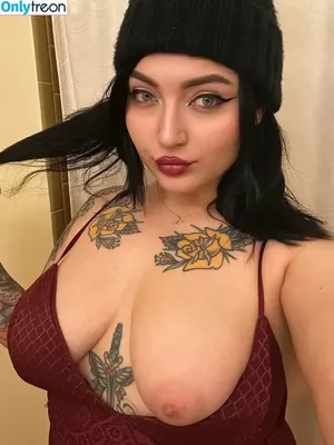 Silverfauxx / silver_fauxx nude photo #0002