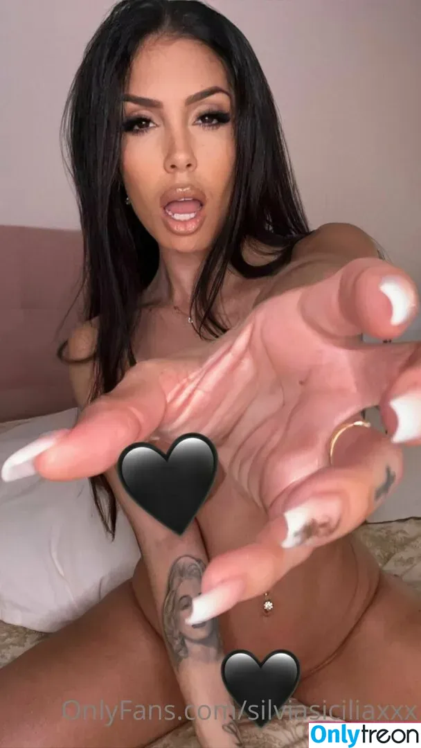 silviasiciliaxxx nude photo #0152 (silviasiciliaxxx)