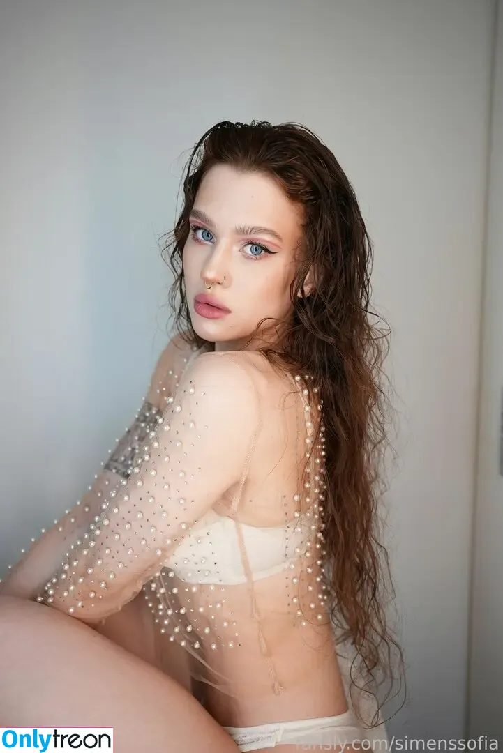 SimensSofia nude photo #0123 (SimensSofia)
