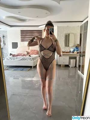 Simge Barankoğlu / sbarankoglu1 nude photo #0137