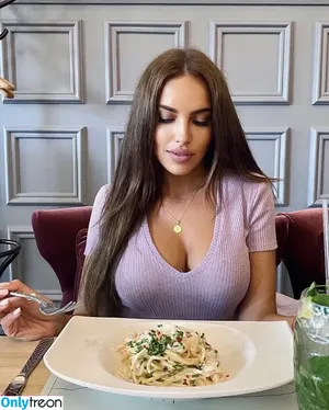 Simona Leskovska / simileskovska nude photo #0129