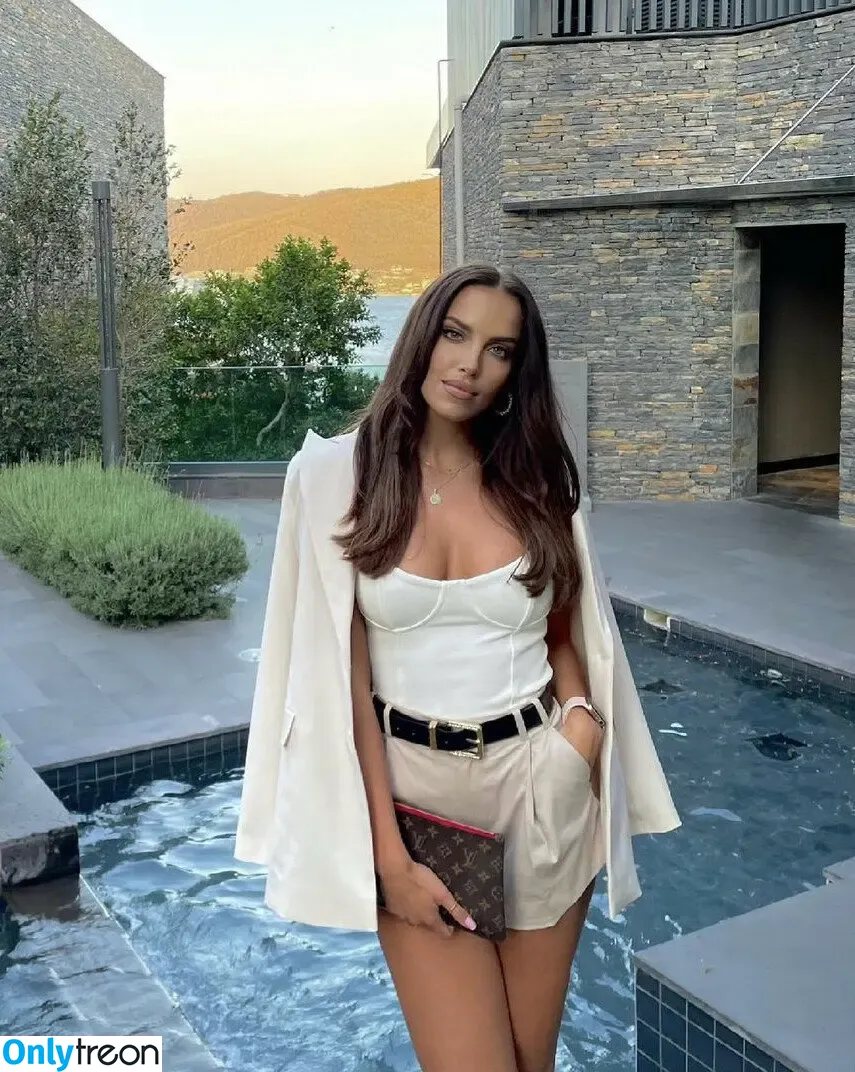 Simona Leskovska nude photo #0007 (simileskovska)
