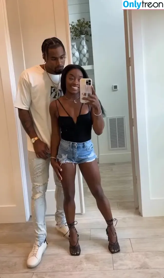Simone Biles nude photo #0383 (Simone_Biles / simonebiles)