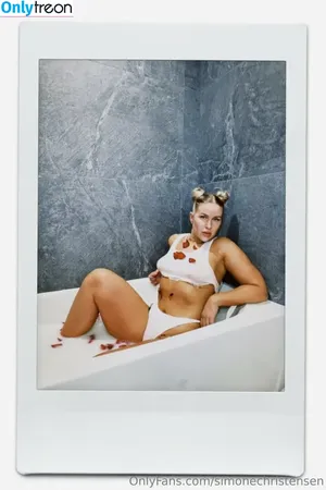 Simone Christensen / simone_christensen / simonechristensen nude photo #0062