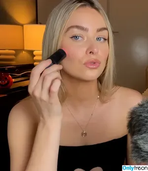 Simply Kel ASMR / kellymorgannn_ / user nude photo #0063