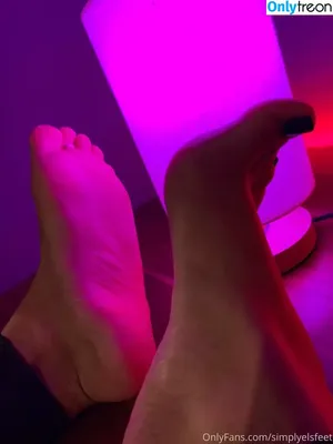 Simplyelsfeet / simplyels nude photo #0006