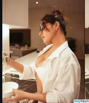 Simran Kaur / simrankonly / symrann.k nude photo #0025