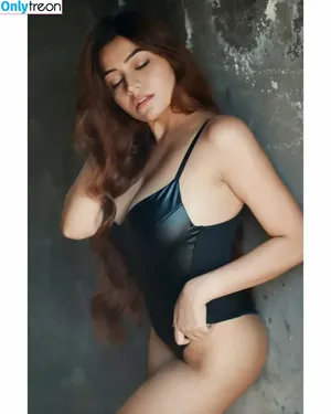 Simran Kaur / simrankonly / symrann.k nude photo #0042