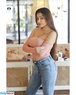 Simran Kaur / simrankonly / symrann.k nude photo #0100