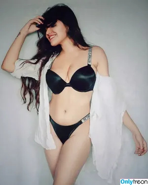 Simran Kaur / simrankonly / symrann.k nude photo #0103