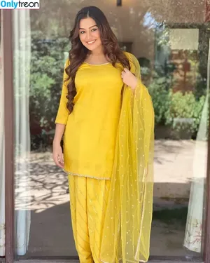 Simran Kaur / simrankonly / symrann.k nude photo #0106