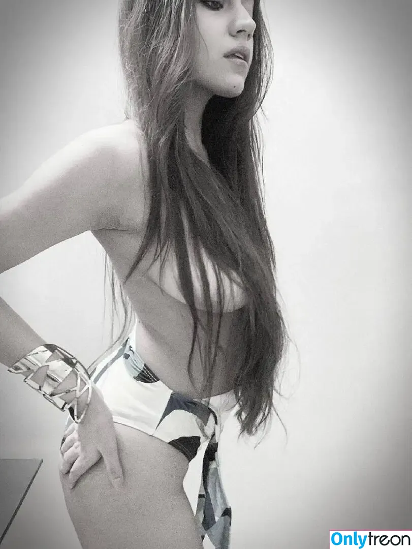 Simran Kaur nude photo #0003 (simrankonly / symrann.k)
