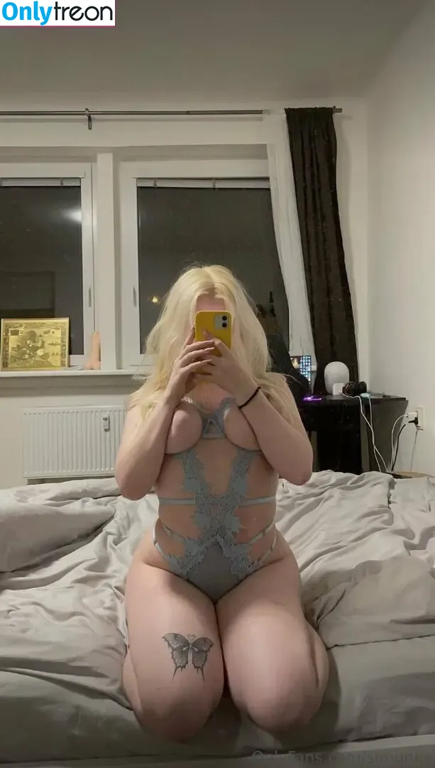 Simunka nude photo #0009 (simu.nka)