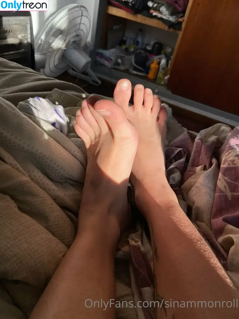 Sinammonroll nude photo #0039 (thecinnamon_roll)