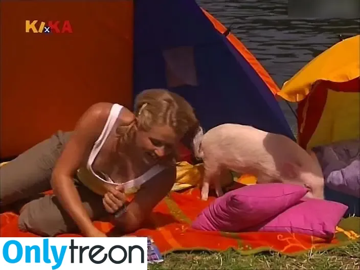 Singa Gätgens nude photo #0016 (singa_gaetgens)