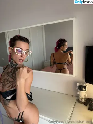 sissiunicorn / sissi.unicorn.links nude photo #0026