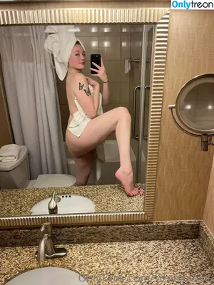 Sizeelevens / robinharrisjr nude photo #0103