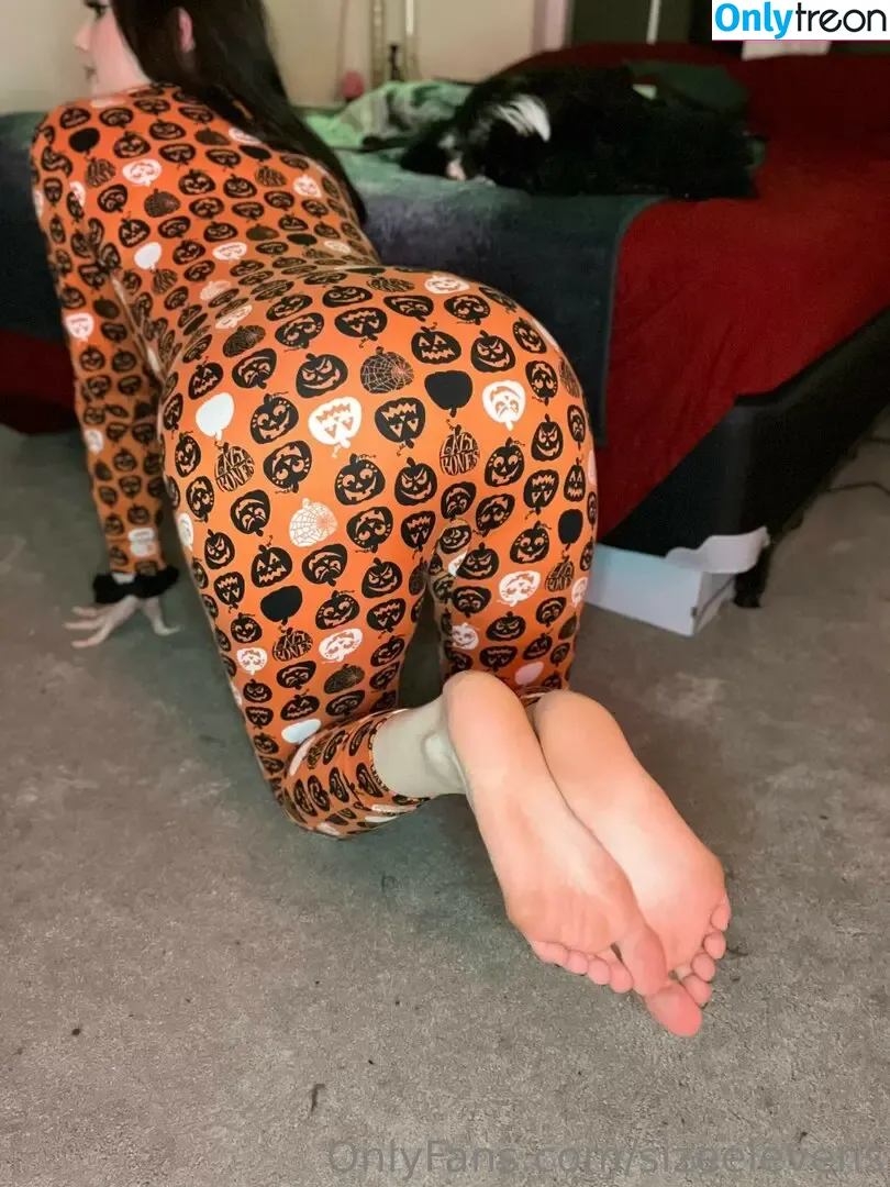 Sizeelevens nude photo #0400 (robinharrisjr)