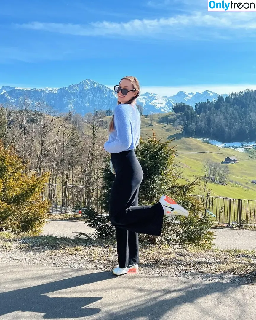Sjokz nude photo #0019 (Eefje Depoortere / eefjah)