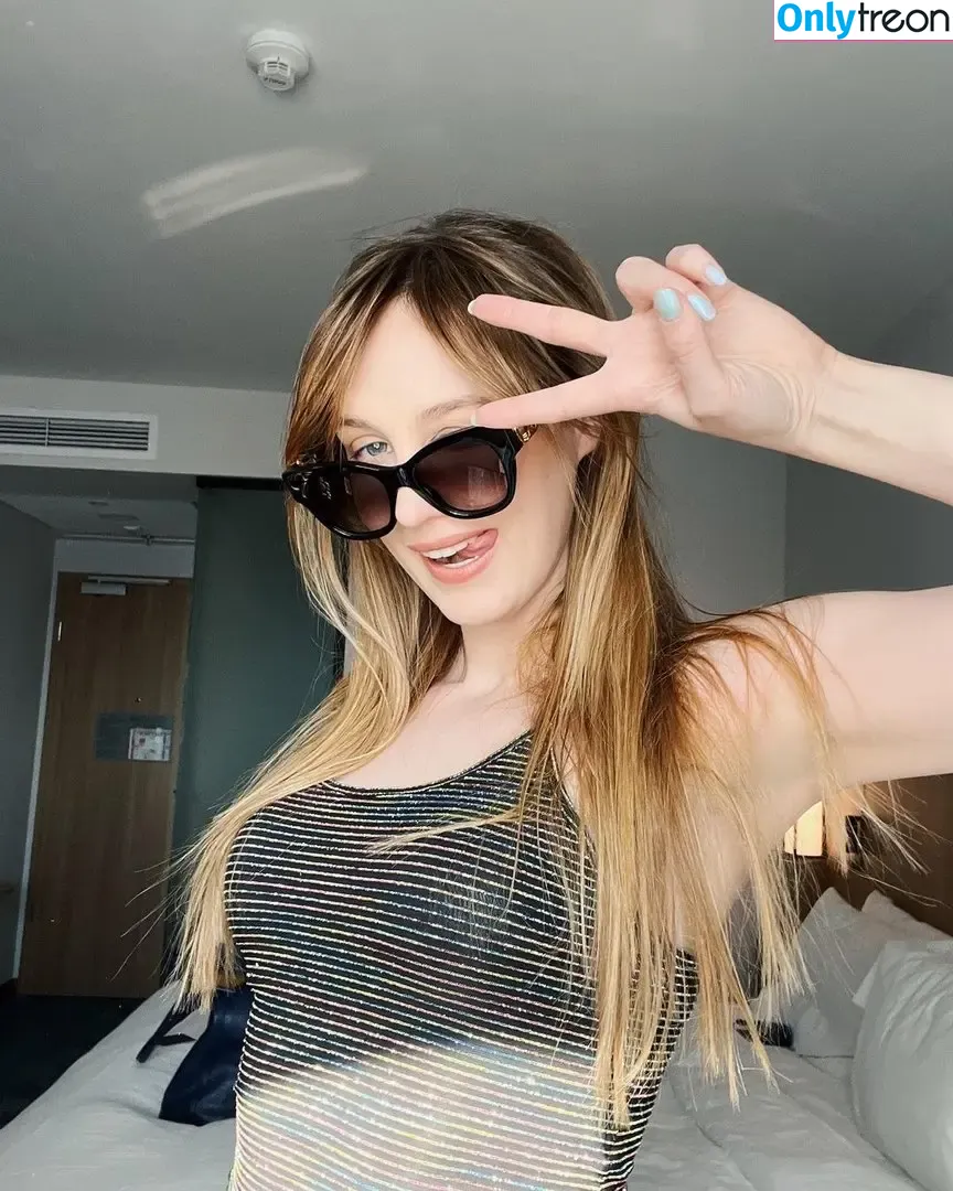 Sjokz nude photo #0041 (Eefje Depoortere / eefjah)