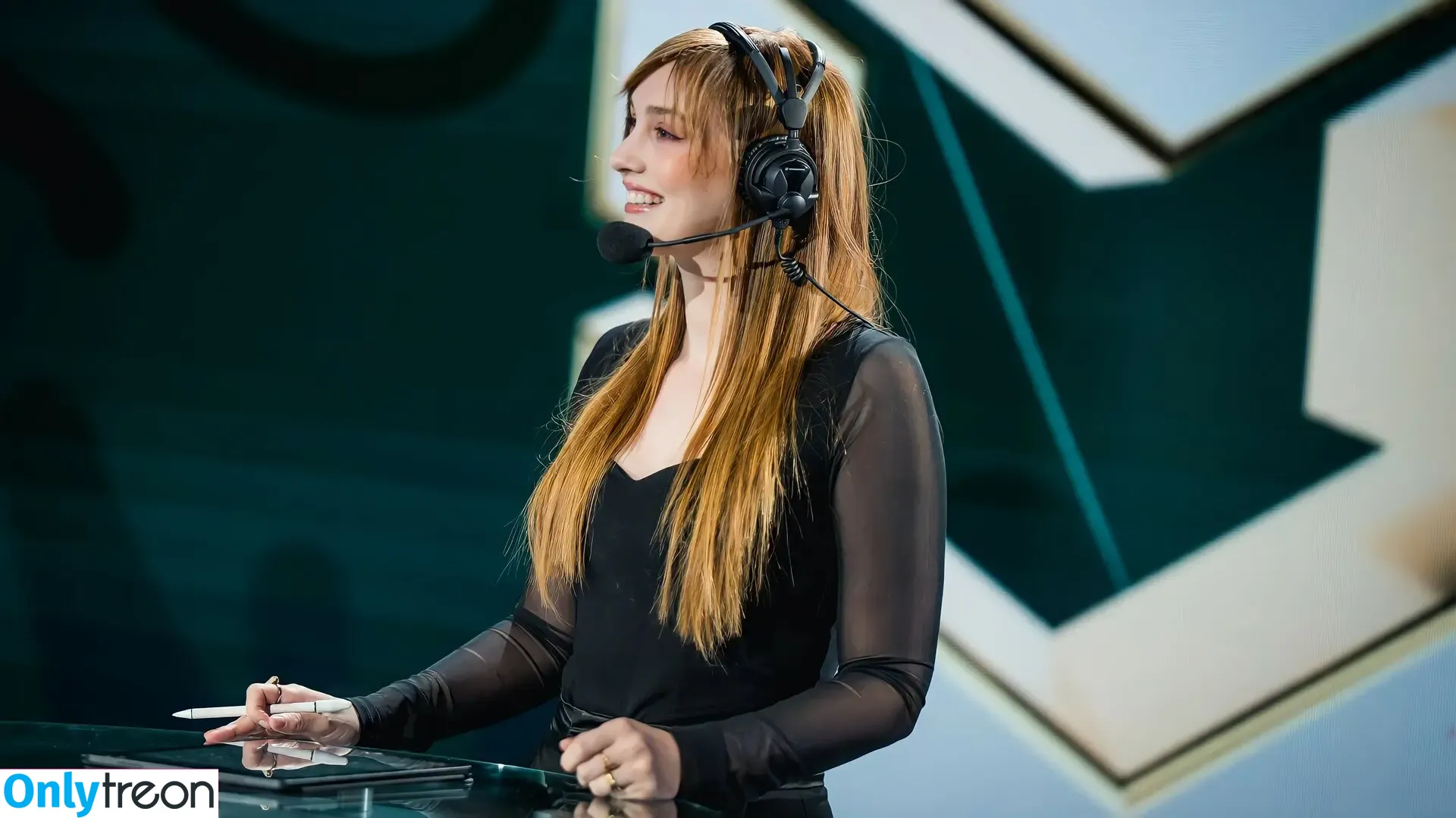 Sjokz nude photo #0059 (Eefje Depoortere / eefjah)