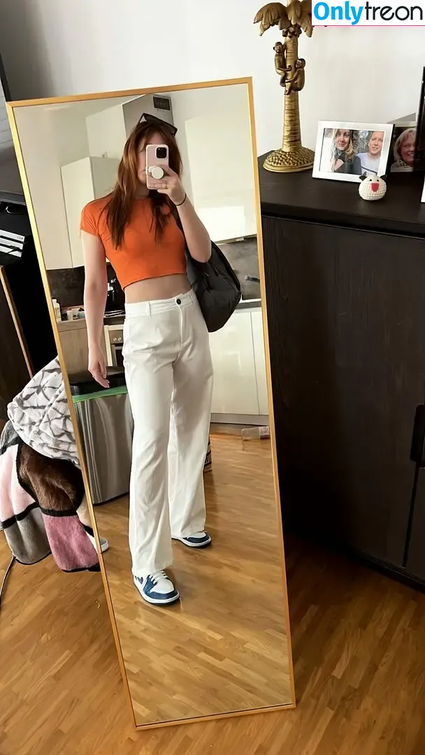 Sjokz nude photo #0168 (Eefje Depoortere / eefjah)