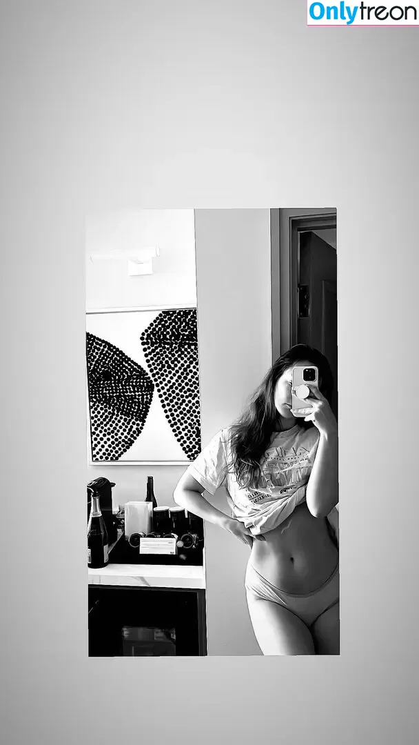 Sjokz nude photo #0213 (Eefje Depoortere / eefjah)