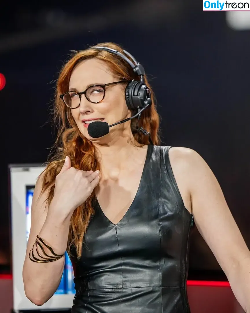 Sjokz nude photo #0476 (Eefje Depoortere / eefjah)