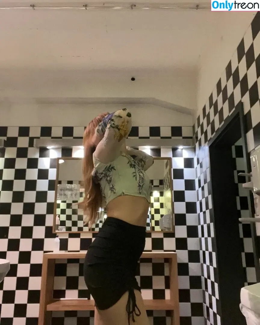 Sjokz nude photo #0632 (Eefje Depoortere / eefjah)