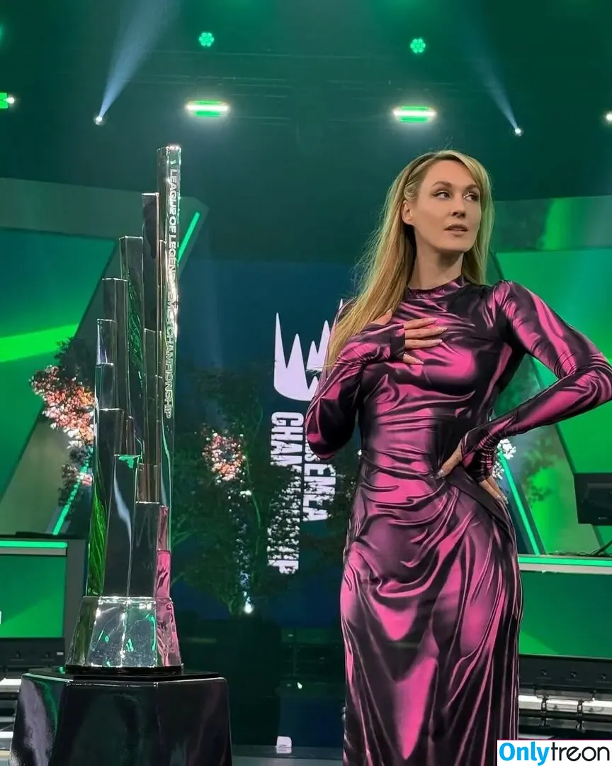 Sjokz nude photo #1479 (Eefje Depoortere / eefjah)
