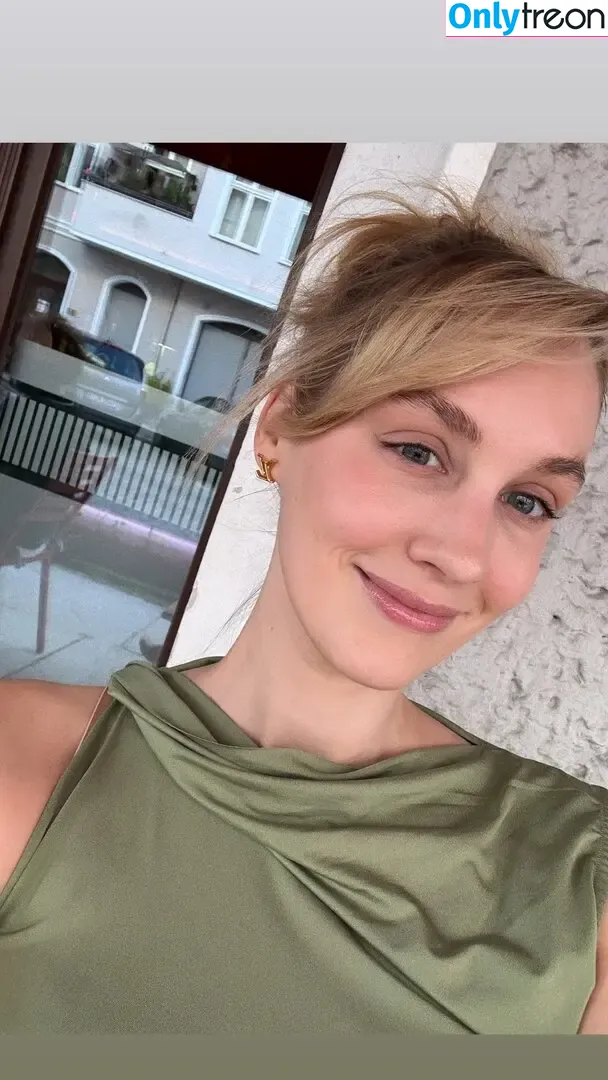 Sjokz nude photo #1489 (Eefje Depoortere / eefjah)