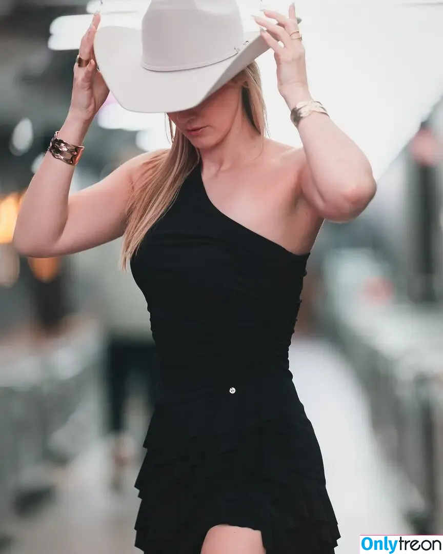 Sjokz nude photo #1495 (Eefje Depoortere / eefjah)