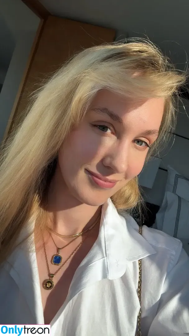 Sjokz nude photo #1510 (Eefje Depoortere / eefjah)