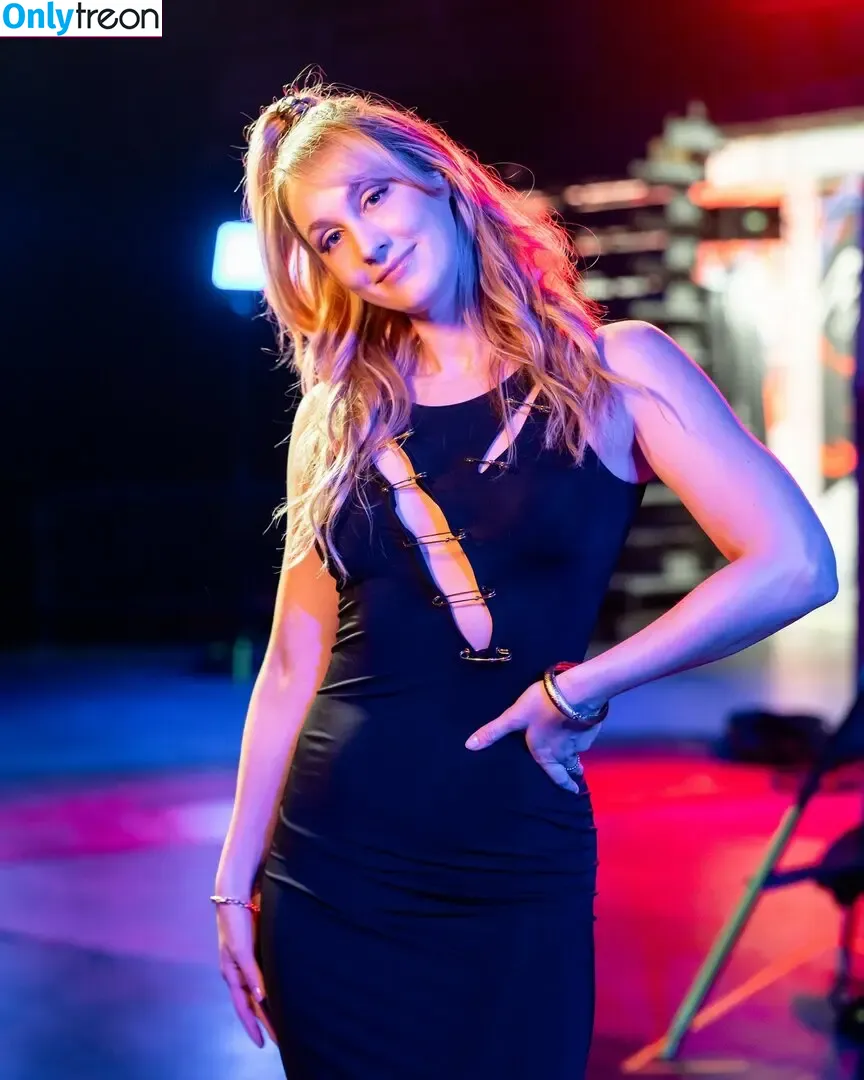 Sjokz nude photo #1530 (Eefje Depoortere / eefjah)