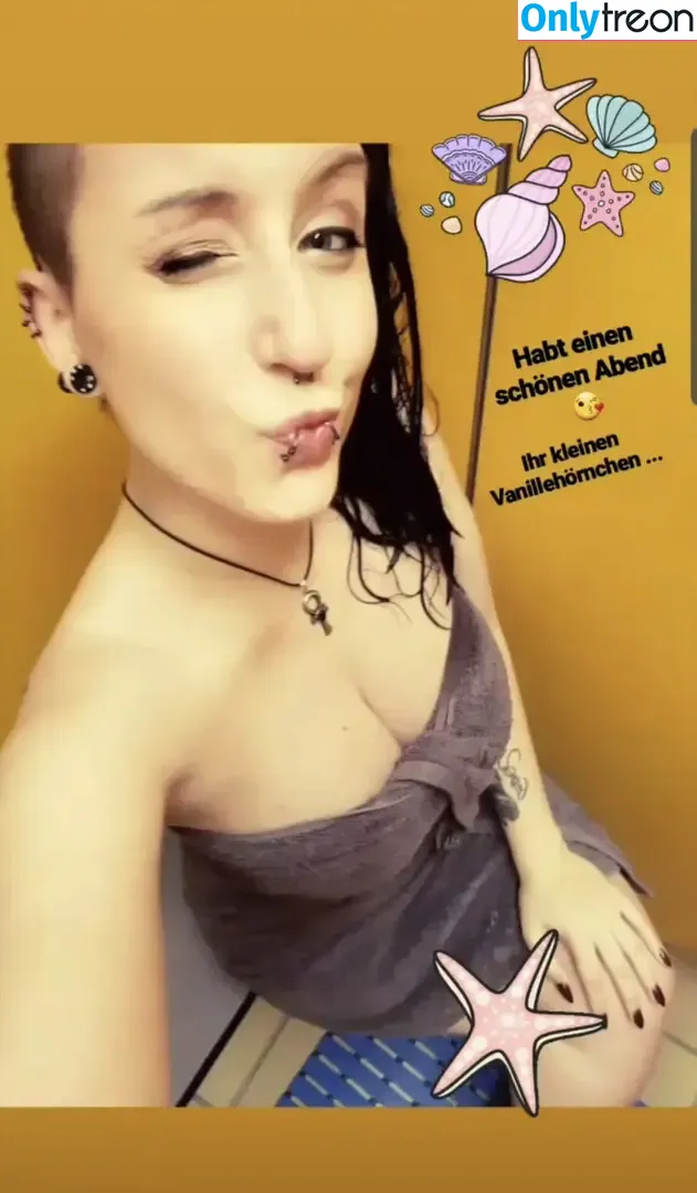 Skelli nude photo #0019 (skelli_ontour)