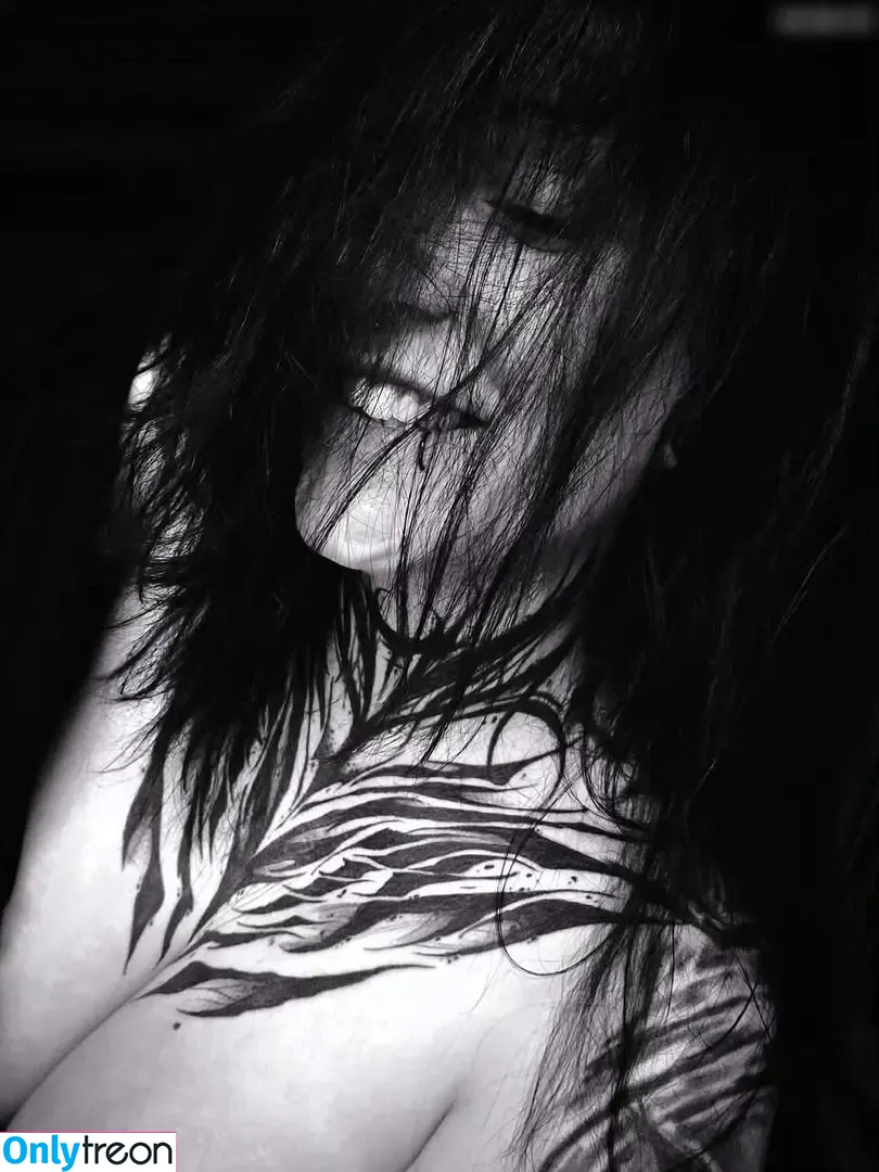 Skelli nude photo #0226 (skelli_ontour)
