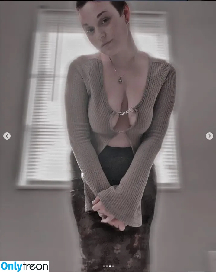 Skyeee_xx nude photo #0004 ( / Skyexxx / _SkyeXxX_ / _xrottenskyex_)