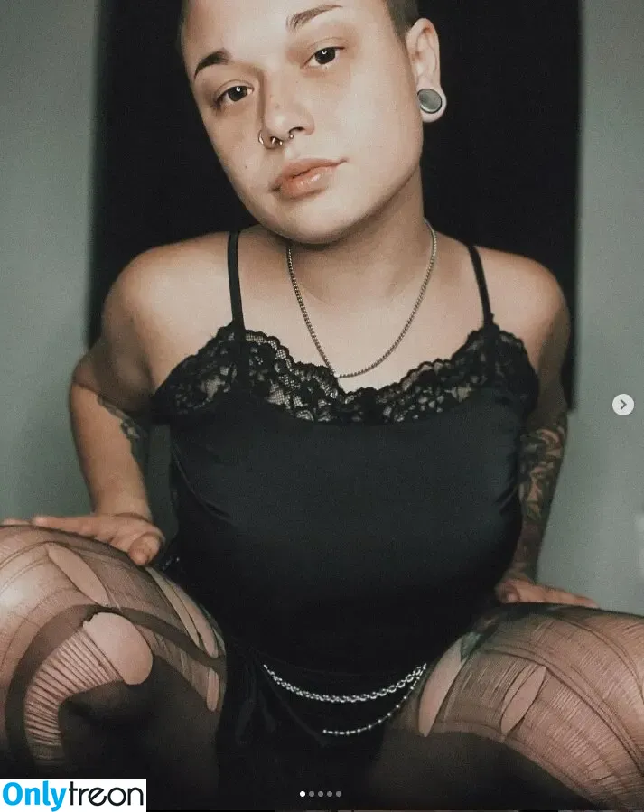 Skyeee_xx nude photo #0014 ( / Skyexxx / _SkyeXxX_ / _xrottenskyex_)