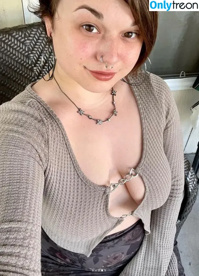Skyeee_xx nude photo #0021 ( / Skyexxx / _SkyeXxX_ / _xrottenskyex_)