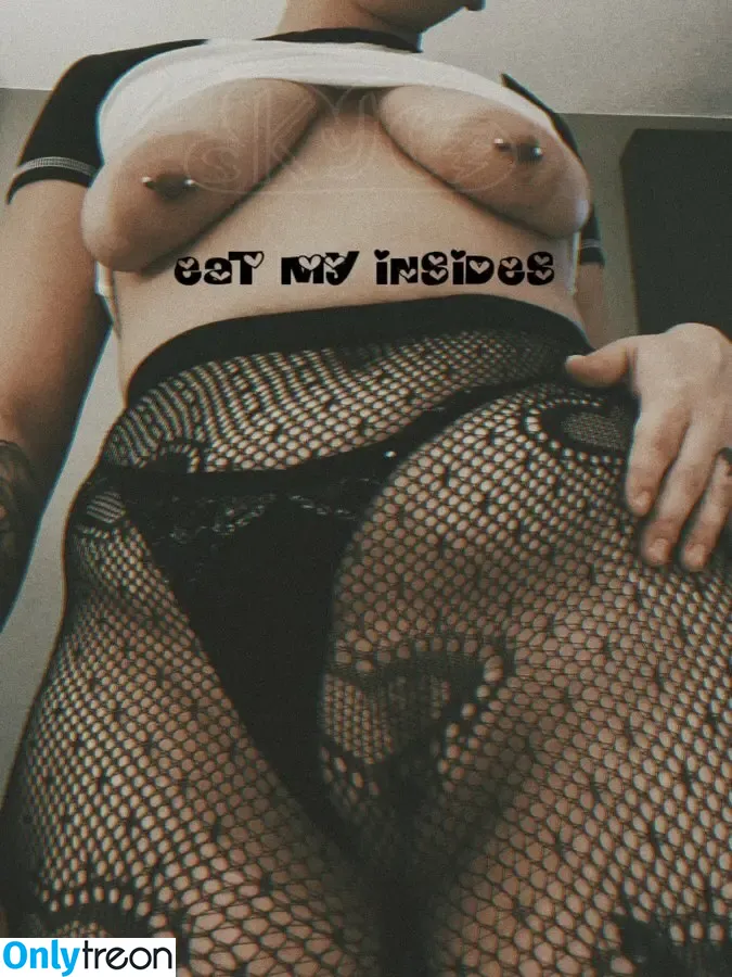 Skyeee_xx nude photo #0035 ( / Skyexxx / _SkyeXxX_ / _xrottenskyex_)