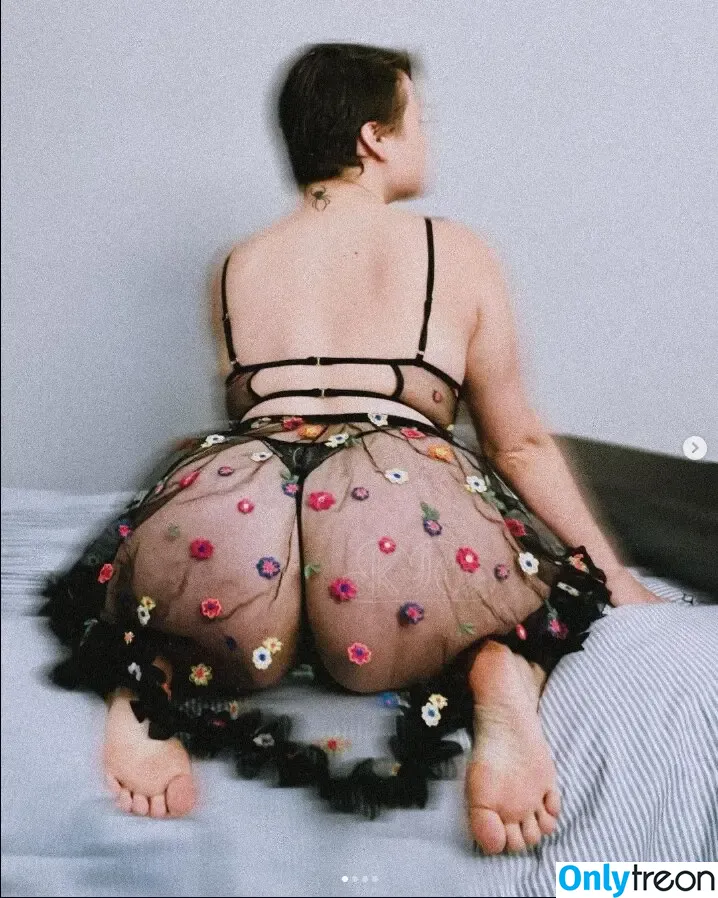 Skyeee_xx nude photo #0043 ( / Skyexxx / _SkyeXxX_ / _xrottenskyex_)