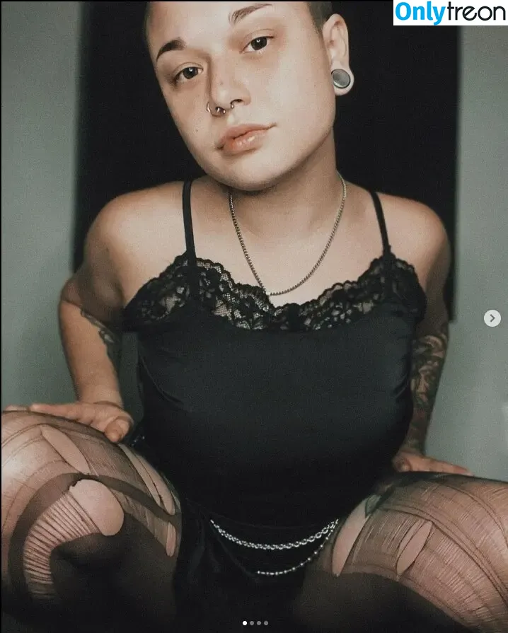 Skyeee_xx nude photo #0050 ( / Skyexxx / _SkyeXxX_ / _xrottenskyex_)