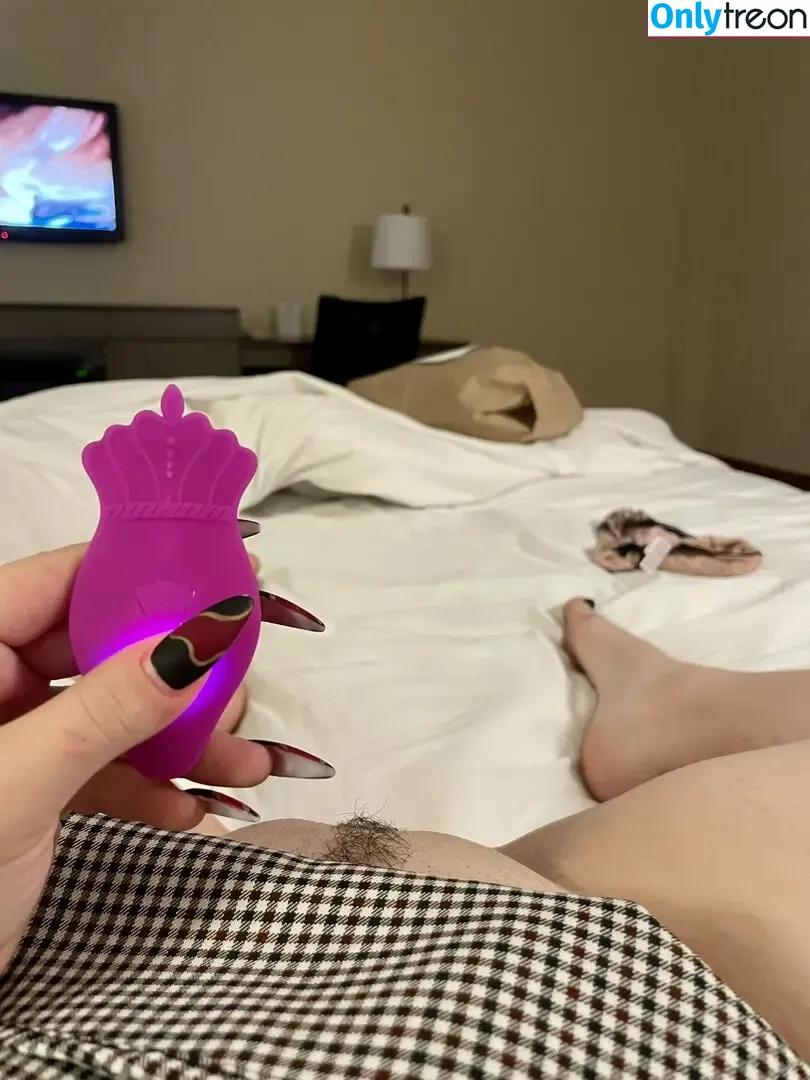 Skyeee_xx nude photo #0142 ( / Skyexxx / _SkyeXxX_ / _xrottenskyex_)
