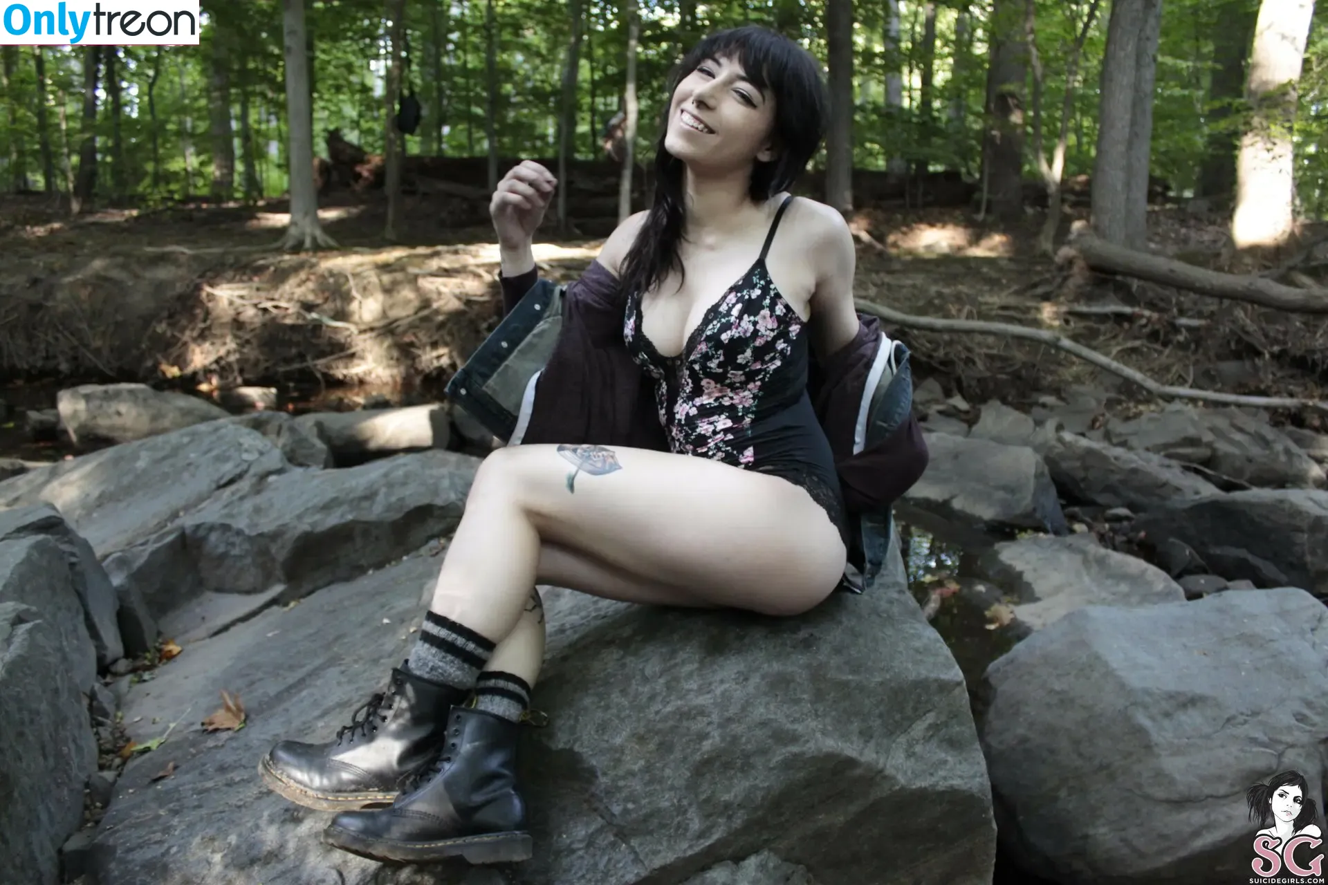 Skyhook Nova nude photo #0045 (SkyhookArt / skyhookarts / skyhooknova)