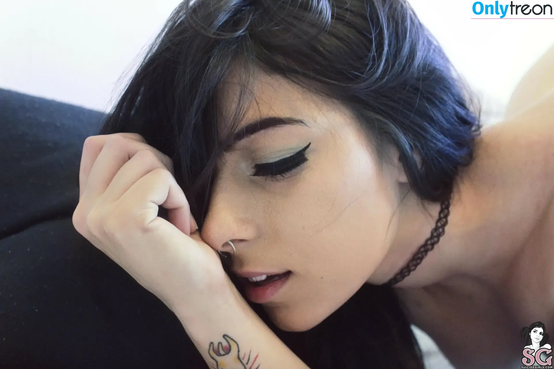 Skyhook Nova nude photo #0113 (SkyhookArt / skyhookarts / skyhooknova)