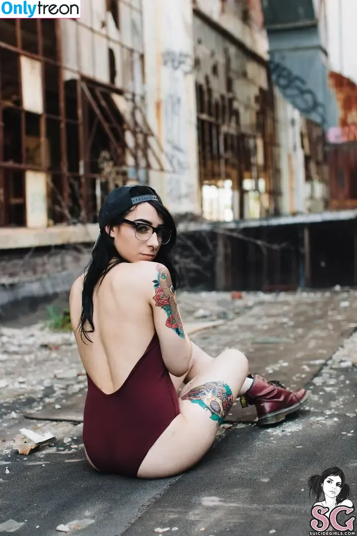 Skyhook Nova nude photo #0211 (SkyhookArt / skyhookarts / skyhooknova)